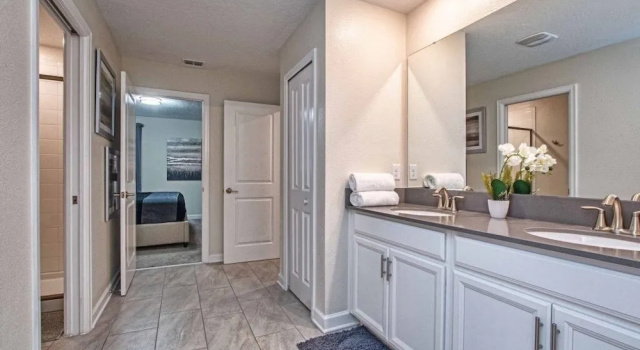 Коттедж Luxury Pool Home Near Disney-1690st 9 Bedroom Home by RedAwning
