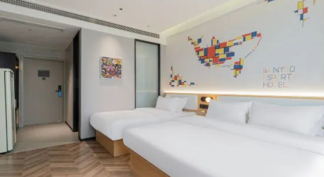 Кровать в общем номере WanYoo Esports Hotel (Chengdu Longhu Shuxin Tianjie Institute of Technology)