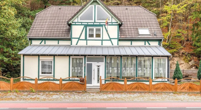 Коттедж Deluxe Holiday Home in Brilon-Wald near Ski Area