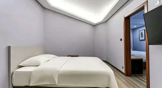 Люкс King's Park International Hotel