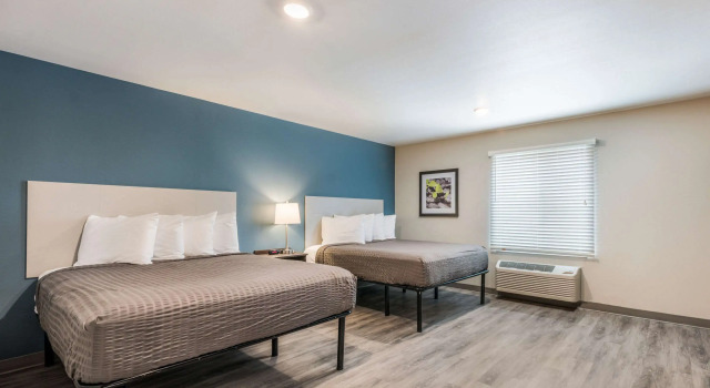 Четырёхместный номер Standard WoodSpring Suites Linden