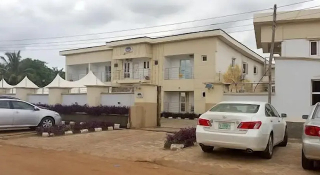 Homeaway Apartment Hotel, Book Lejlighed Hoteller i Akure med parkering, Parkering