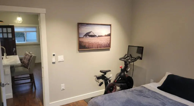 Remodeled 2-Bedroom Unit in Fremont w/ Luxe Bathrooms, Rezerwuj Hotel Fremont Seattle, w pobliżu Guidepost