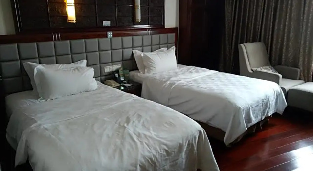 Двухместный номер Superior Jindu Crown Hotel