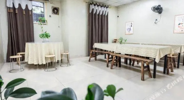Двухместный люкс Geyue Zhenpin Hotel