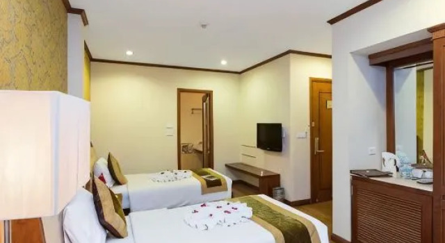 Номер Classic Sunset Westlake Hanoi Hotel