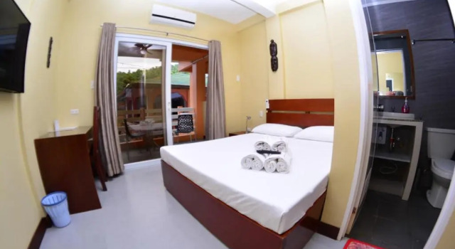 Двухместный номер Deluxe с балконом Papa Freds Beach Resort