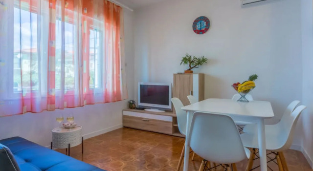 Apartment Tea Campodolcino, Забронировать Апартаменты/квартира Отели Приморско-Горанской жупания с парковкой, Парковка