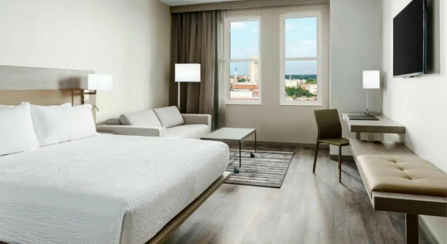 Номер Standard AC Hotel by Marriott Spartanburg