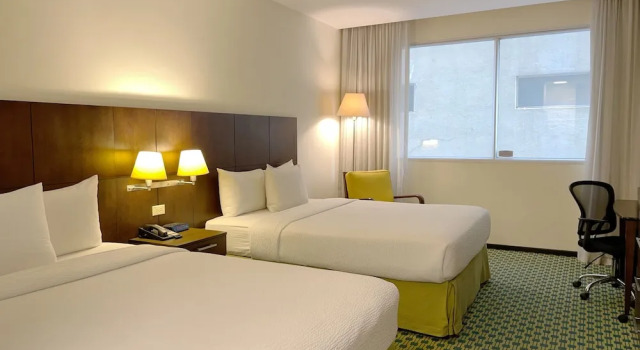 Четырёхместный номер Standard с видом на город Courtyard by Marriott Guayaquil