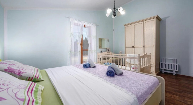 Amazing Home in Krnica With Wifi and 3 Bedrooms, Rezervovat Hotel Hotely v Krnica s bazénem, Bazén