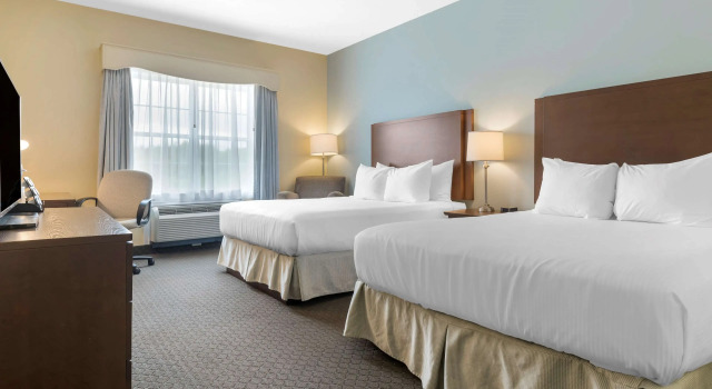 Четырёхместный номер Standard Best Western Plus Liverpool Hotel & Conference Centre