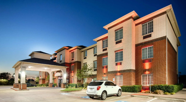 Люкс Best Western Plus Lake Dallas Inn & Suites