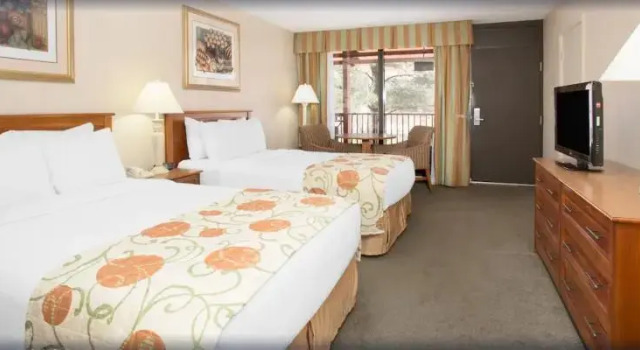Standard Vierer Zimmer mit Blick auf den Innenhof Durango Downtown Inn