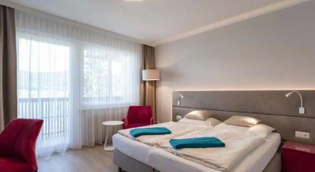 Двухместный номер Standard с балконом и с видом на озеро Seehotel Vinzenz