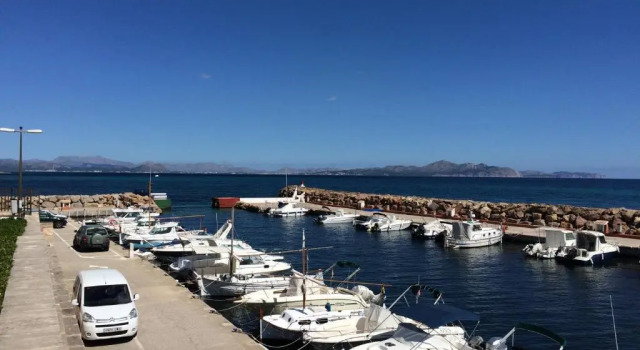 Апартаменты Son Serra Beach front line House