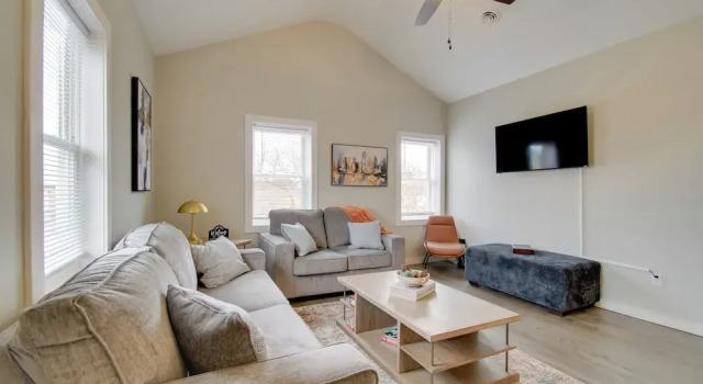 Коттедж < 1 Mi to Lake Ontario: Oswego Group Retreat