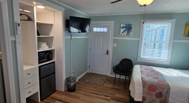 Шестиместный номер Standard Island Guesthouse and Motel OBX
