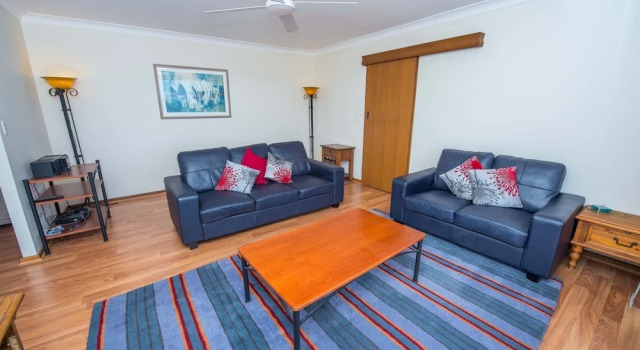 Pet Friendly Lentara St 8 - Fingal Bay