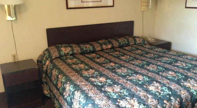 Scottish Inns Jonesboro AR, Rezerwuj Hotel Hotele w Ozark z parkingiem, Parking