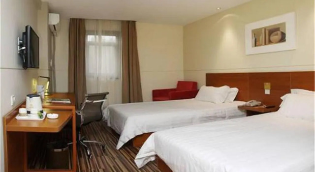 Номер Standard Goldmet Inn Chengdu Baiguolin underground Station
