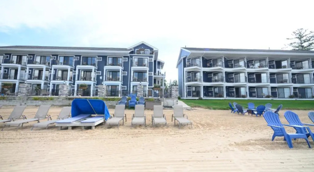 Pointes North Beachfront Hotel – 2 Person Spa Tub Studios, Rezerwuj Ośrodek wypoczynkowy Hotele w Traverse City z basenem, Basen