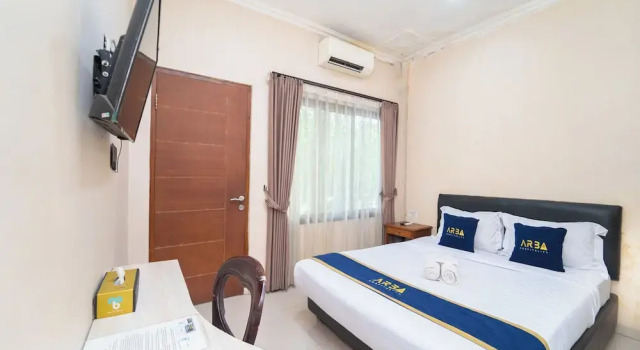 Camera Superior Dominic Inn Semarang By ARBA