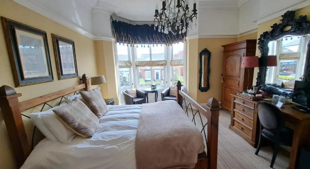 Номер Superior The Ambassador Townhouse