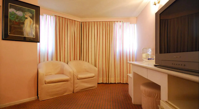 King Set Hotel