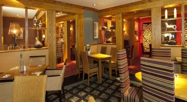 Premier Inn Uttoxeter, Забронировать Отель Юттоксетер Стаффордшир, рядом с Музей истории Аттоксетера в коттедже Редфернс