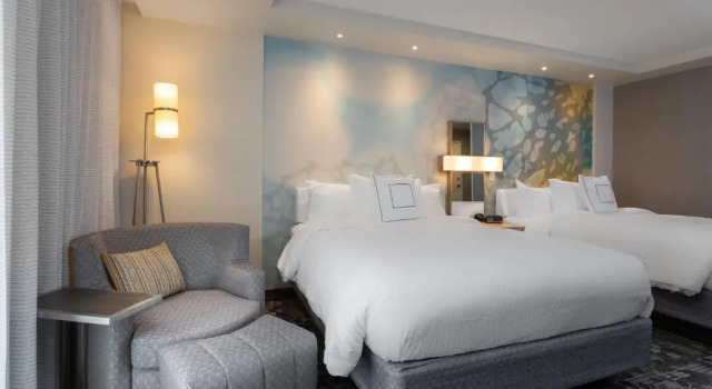 Четырёхместный номер Superior Courtyard by Marriott Jonesboro