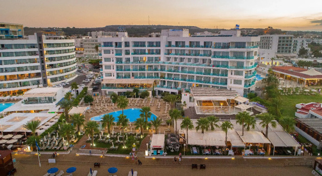 Superior Dvoulůžkový s manželskou postelí pokoj Vrissaki Beach Hotel