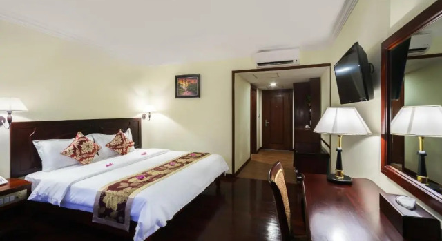 Двухместный номер Deluxe с балконом Smiling Hotel