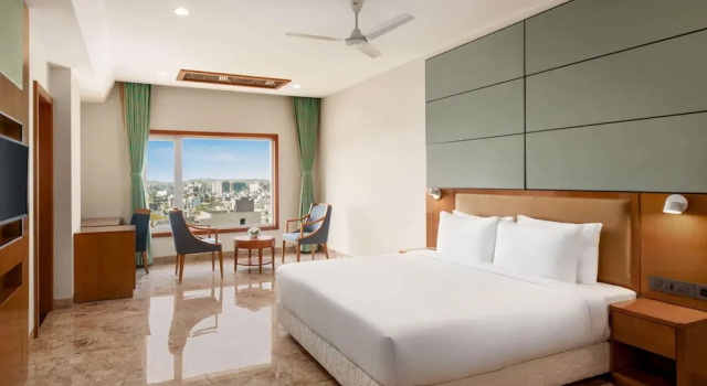 Люкс Executive Howard Johnson by Wyndham Udaipur Roop Nagar