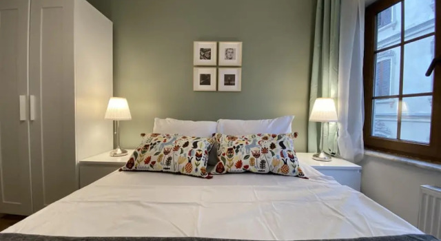 Charming and Central Flat with Balcony in Beyoglu, Забронировать Отель Бейоглу Стамбул, рядом с Галатасарайский лицей