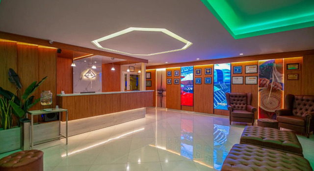 Alto Verde Suites And Apart