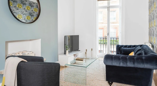 Bright Mayfair Suites by Sonder