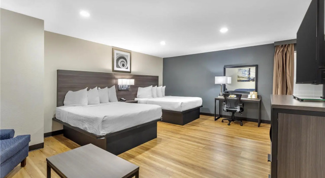 Четырёхместный семейный люкс Best Western Mystic Hotel