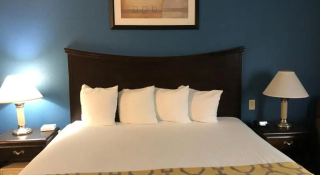 Номер Standard Best Western Decatur Inn