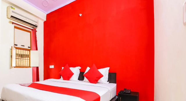 OYO 37728 Raghav Residency