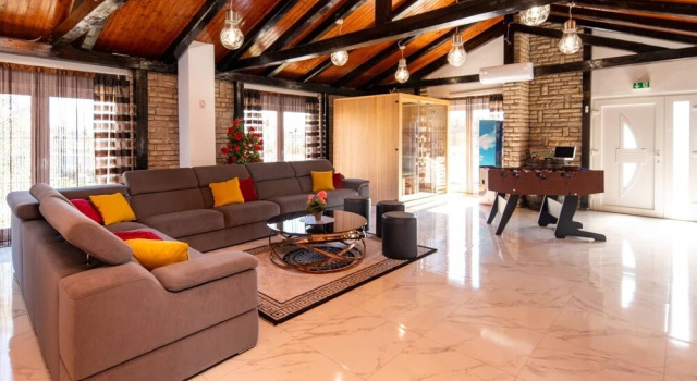 4 Great Villa Ancora For 16 Guests