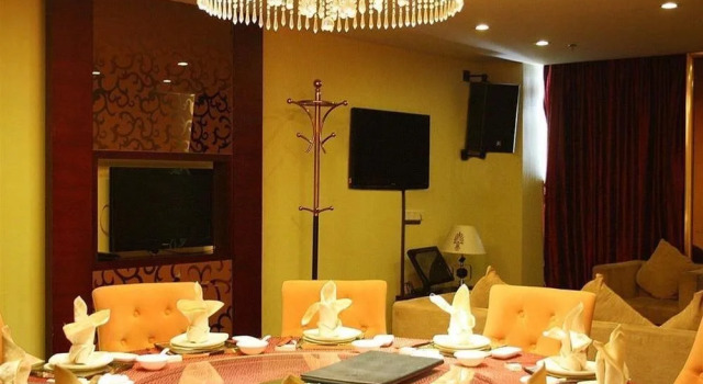 Urba Hotel · Haijixing Shenzhen, Rezerwuj Hotel Hotele w Shenzhen z parkingiem, Parking