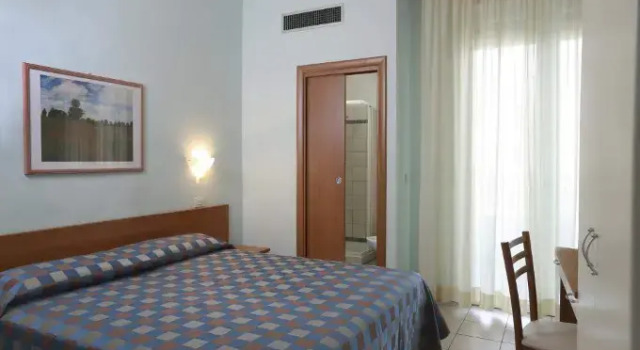 Iones Hotel