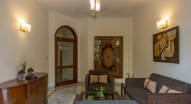 Woodpecker - 2 Bedroom Service Apartment, Забронировать Апартаменты/квартира Отели Нью-Дели с завтраком, Завтраки