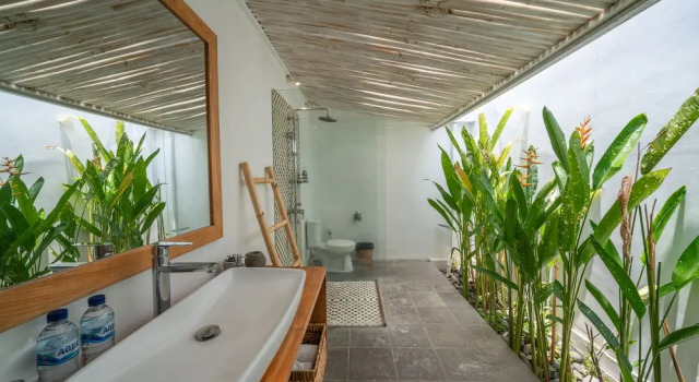 Вилла Comfort с 4 комнатами Villa Nahema - 4BR Villa in Seminyak Next to the Beach