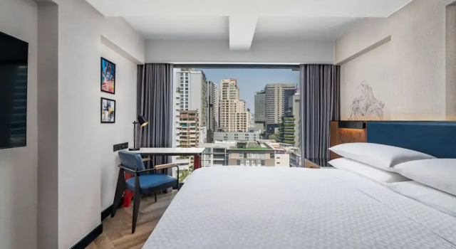 Двухместный номер Deluxe с видом на город Four Points by Sheraton Bangkok, Sukhumvit 22