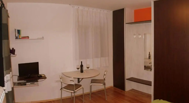 Студия Apartment Studio Fuart