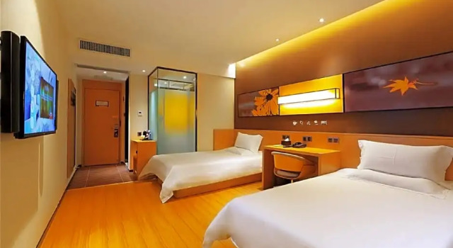 Двухместный номер Standard IU Hotel Zhanjiang Binhai Avenue Xinhai Mall Branch