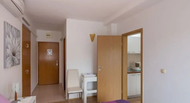 Apartments and Room Eva Slano - One Bedroom Apartment With Terrace and Sea View, Забронировать Апартаменты/квартира Отели Региона Дубровника с парковкой, Парковка