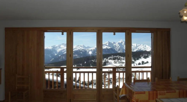 Résidence Reine Des Prés - Chalets Joguet, Забронировать Шале Виллы Ле-Сейсье, рядом с Информационно-туристический центр Ле-Сези, Вилла